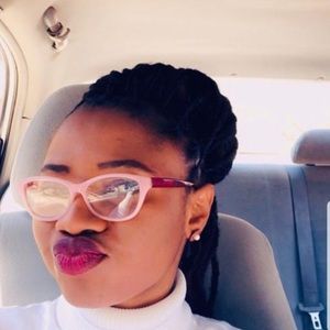 Meet your Posher, Deborah